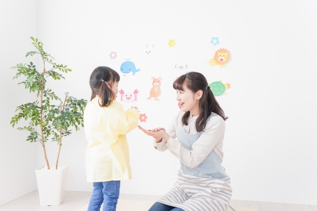 東京都で第１子の保育料無償化へ　2025年9月の実現を目指す