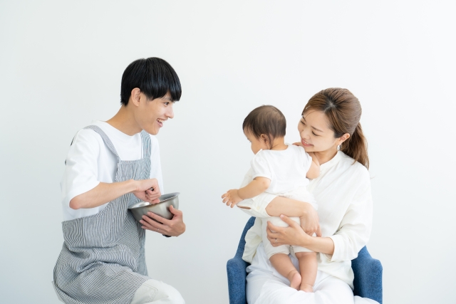 育休手当　最大28日10割給付へ　看護休暇・育児休業給付が拡充