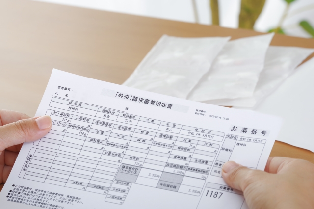 高額療養費制度の見直しが再検討　2026年8月に所得区分の細分化や年間上限導入の実施を目指す